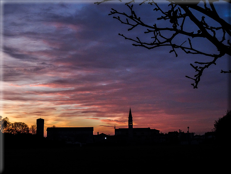 foto Alba e tramonto a Rossano Veneto